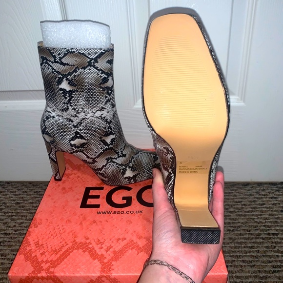 NEVER BEEN WORN Nude Snake Skin Heeled Booties - Picture 7 of 7